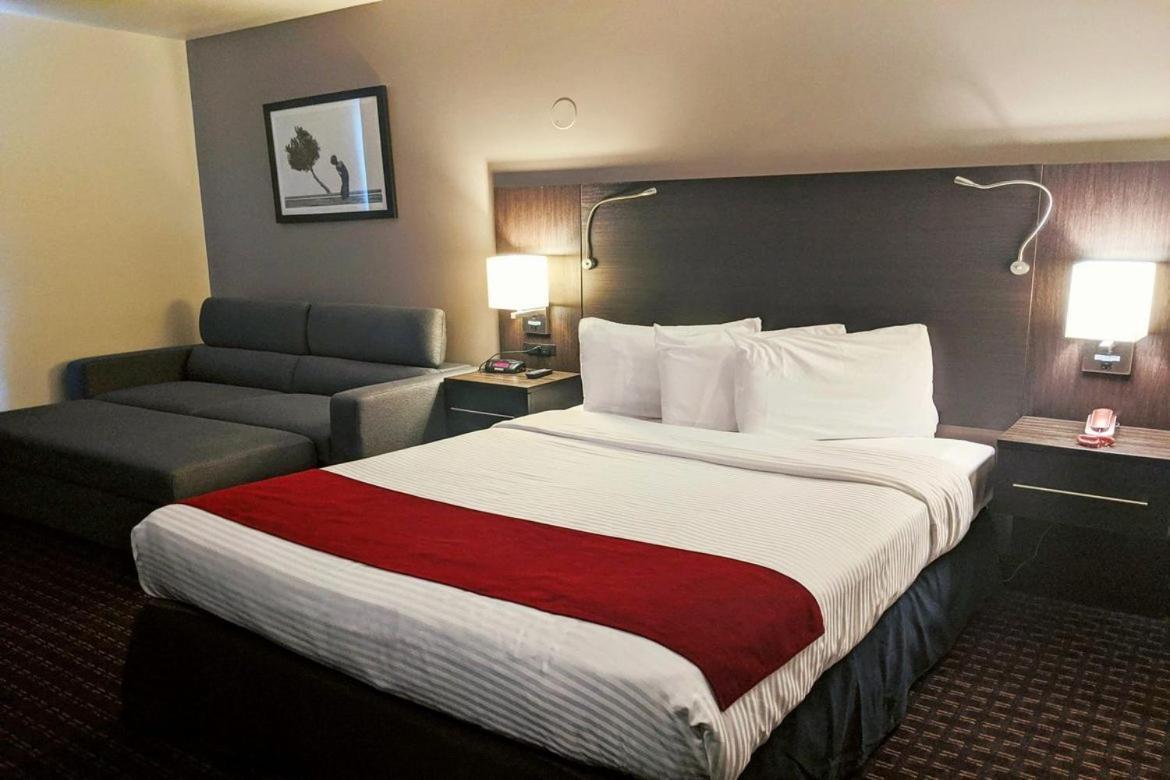 Hotel Le Principal Granby Εξωτερικό φωτογραφία