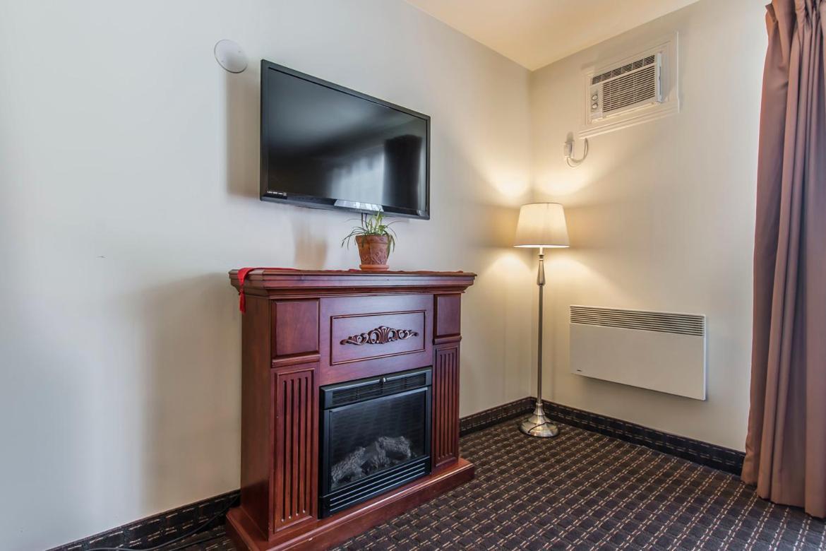 Hotel Le Principal Granby Εξωτερικό φωτογραφία