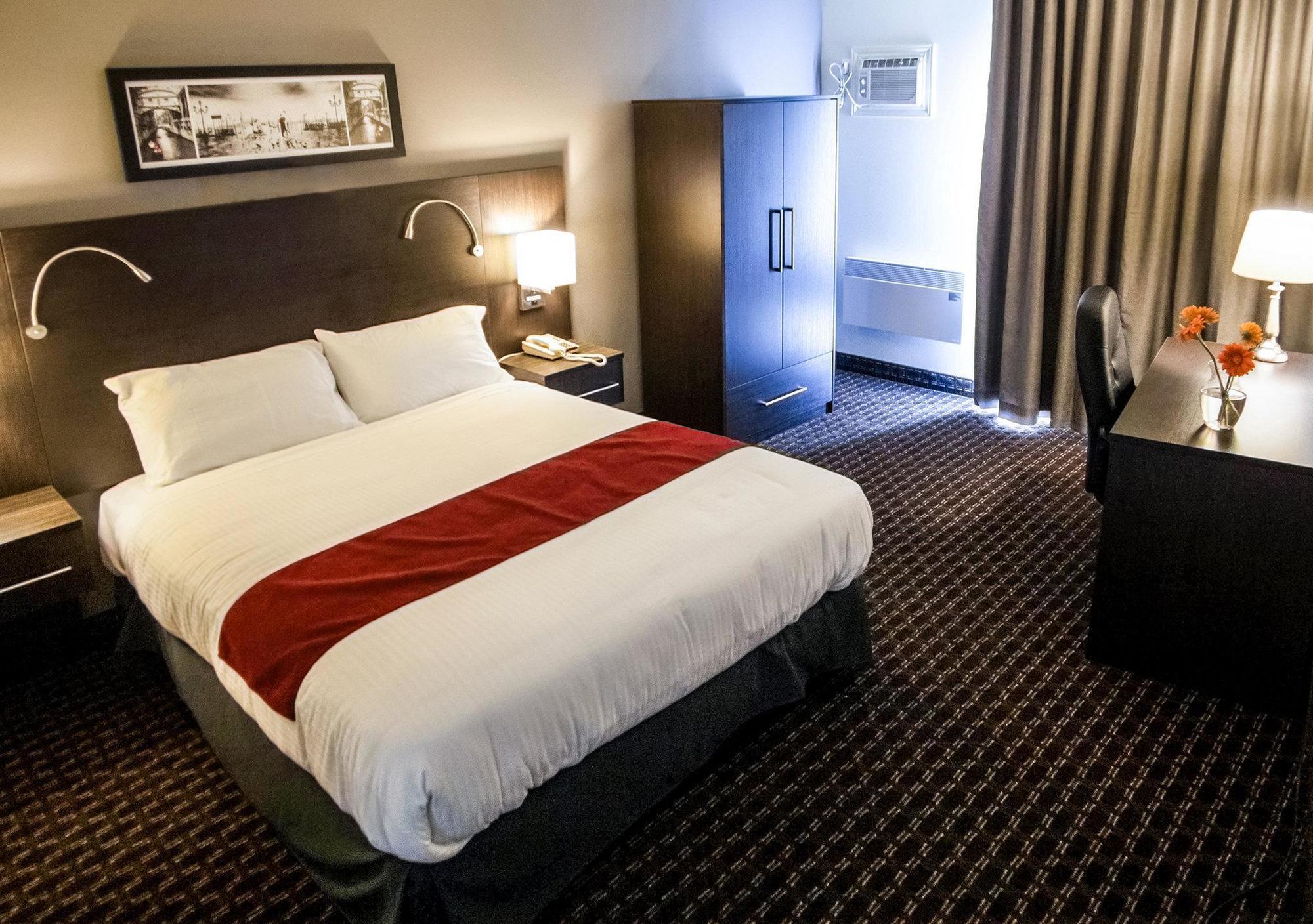 Hotel Le Principal Granby Εξωτερικό φωτογραφία