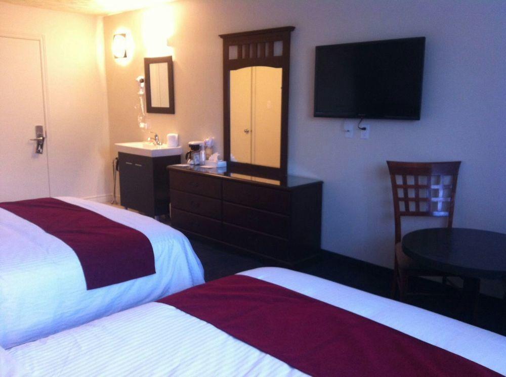 Hotel Le Principal Granby Εξωτερικό φωτογραφία
