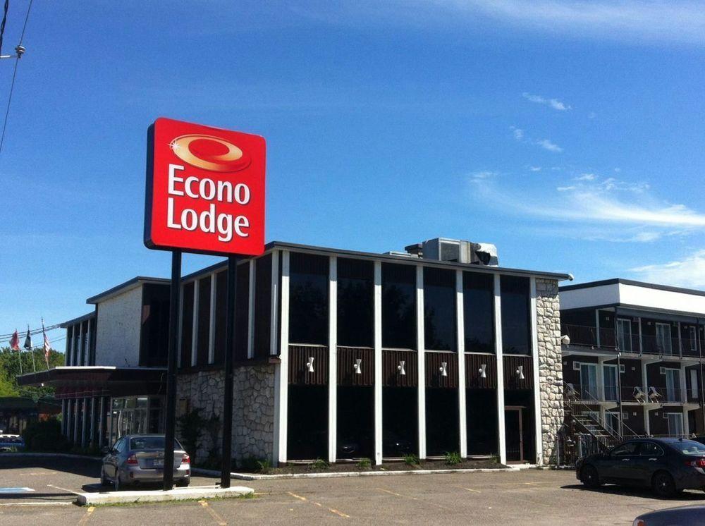 Hotel Le Principal Granby Εξωτερικό φωτογραφία