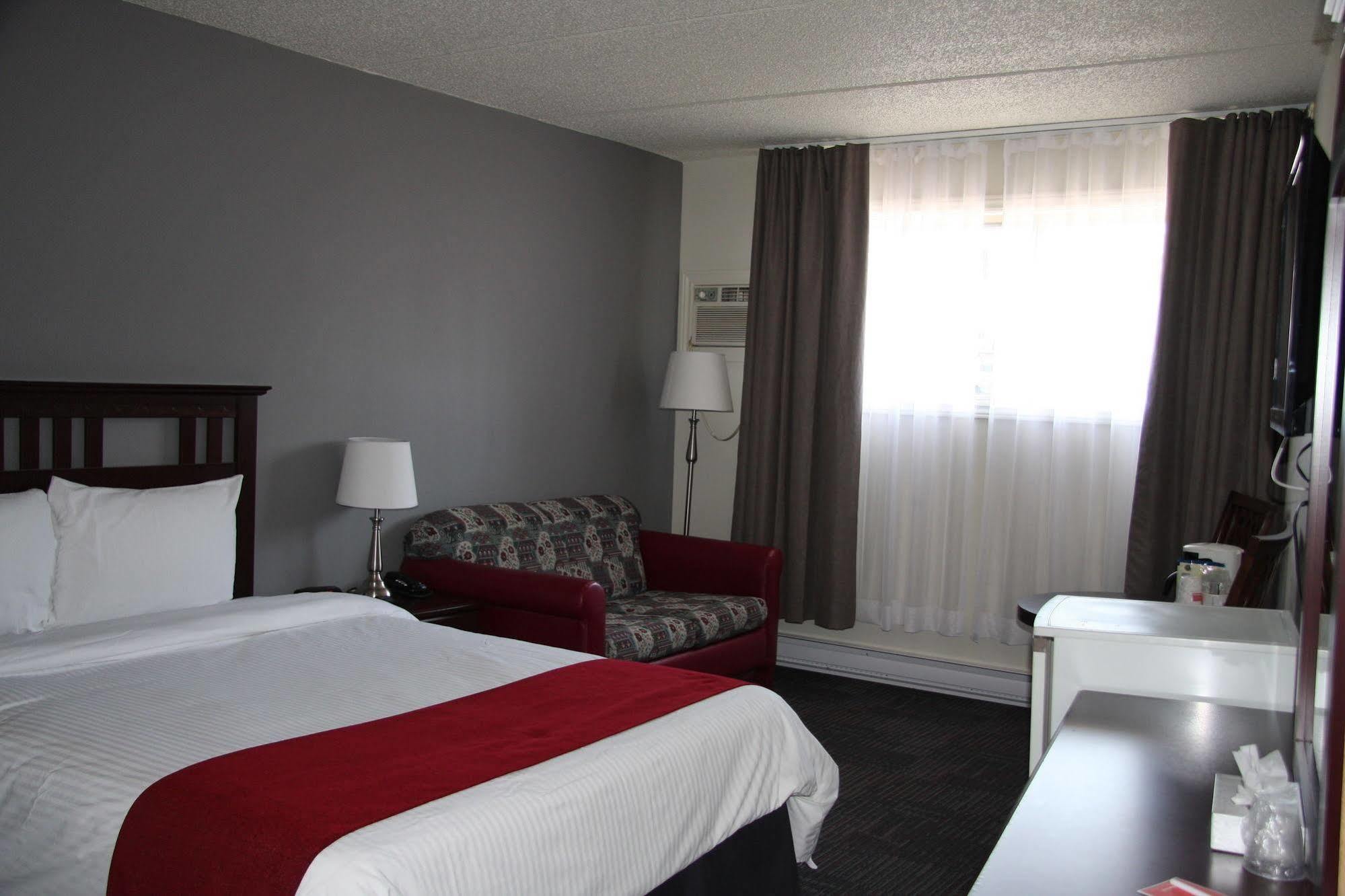 Hotel Le Principal Granby Εξωτερικό φωτογραφία