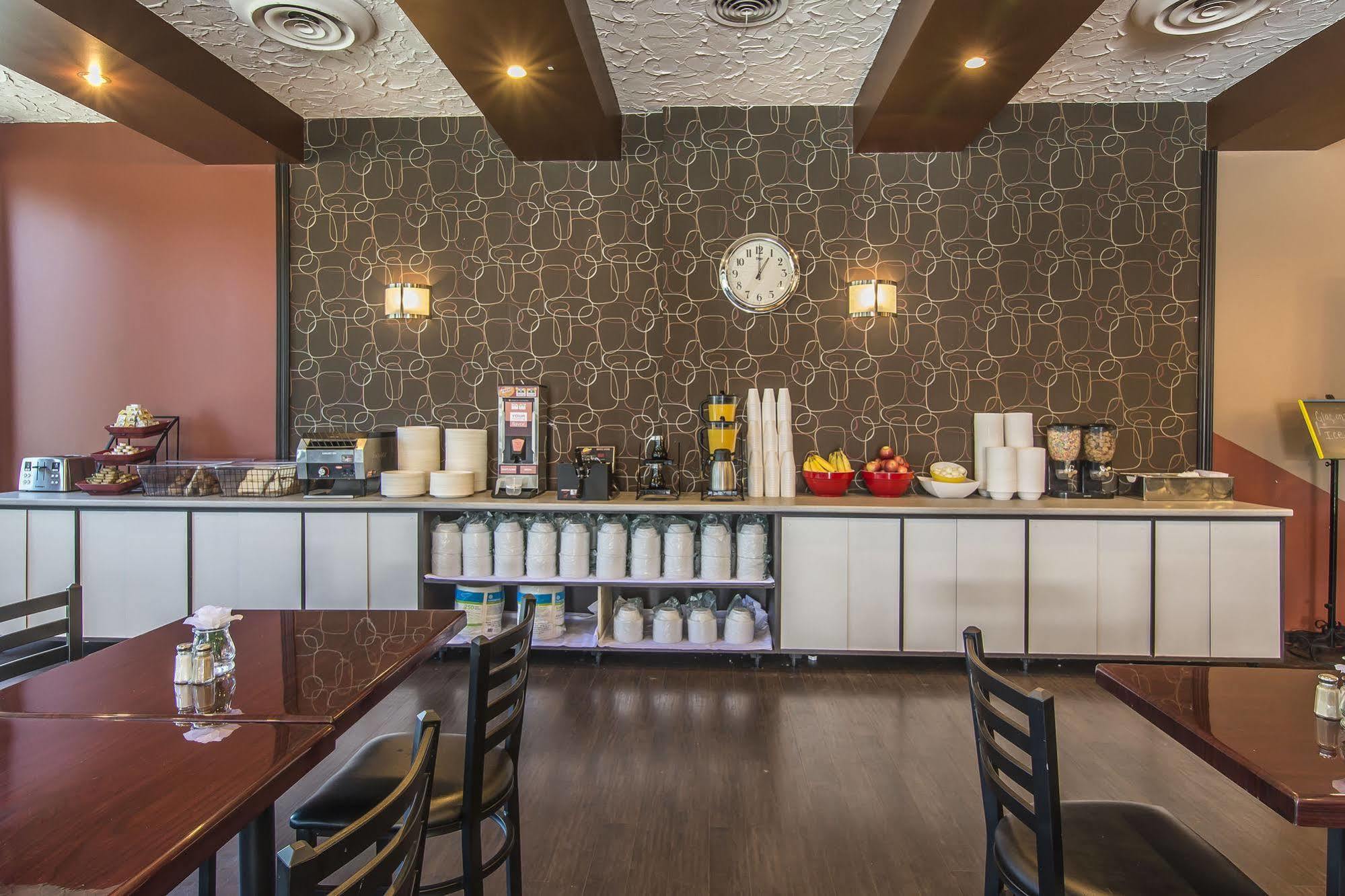 Hotel Le Principal Granby Εξωτερικό φωτογραφία