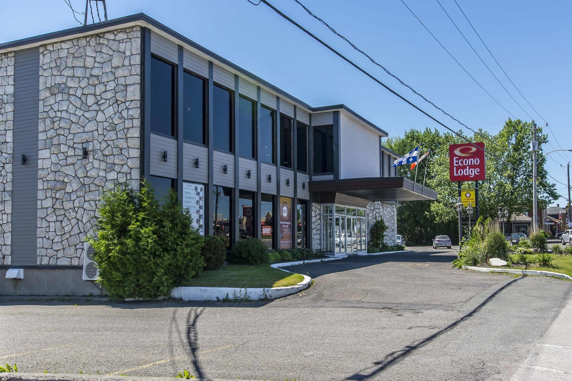 Hotel Le Principal Granby Εξωτερικό φωτογραφία