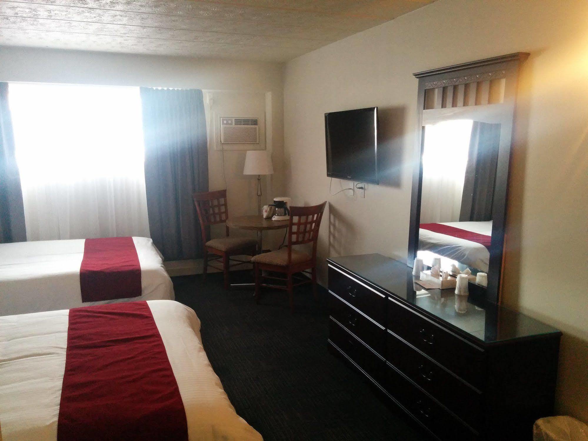 Hotel Le Principal Granby Εξωτερικό φωτογραφία