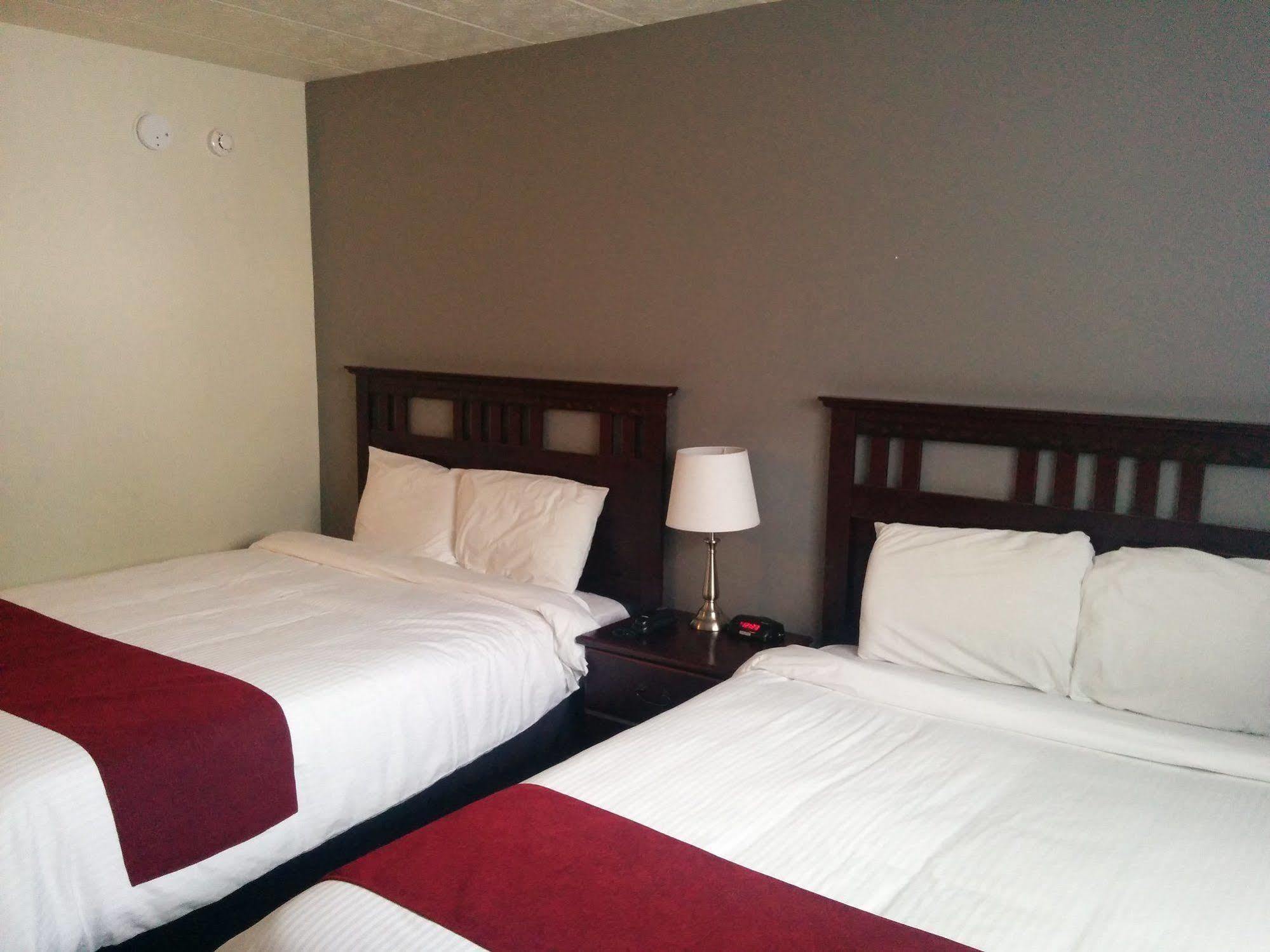 Hotel Le Principal Granby Εξωτερικό φωτογραφία