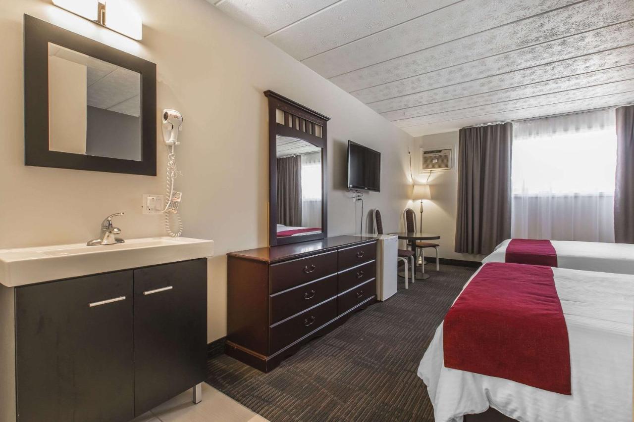 Hotel Le Principal Granby Εξωτερικό φωτογραφία