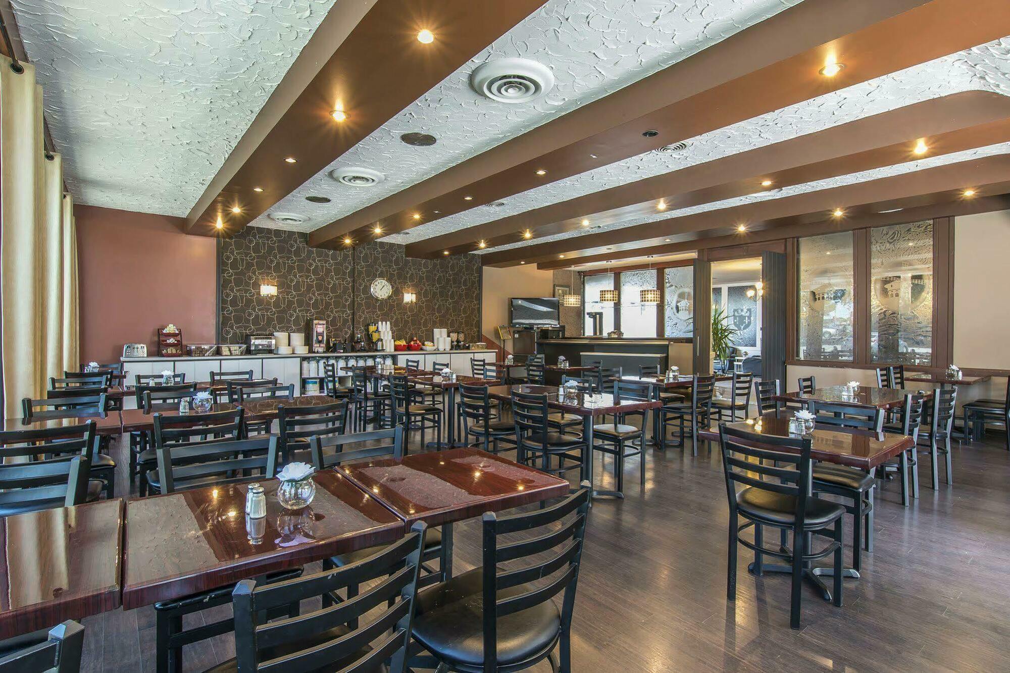 Hotel Le Principal Granby Εξωτερικό φωτογραφία